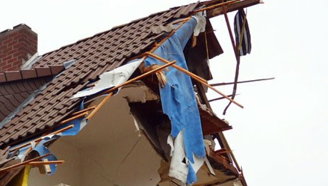 Еще одна незаконно построенная пристройка была снесена в Алматы