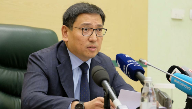 Ерболат Досаев опроверг разрешение на строительство двух ЖК
