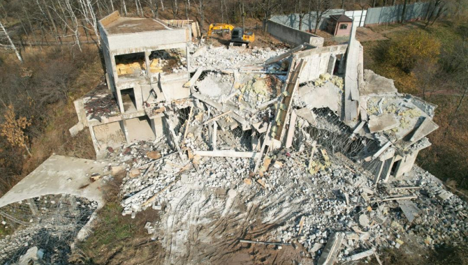 В предгорьях Алматы демонтировали масштабный незаконный объект