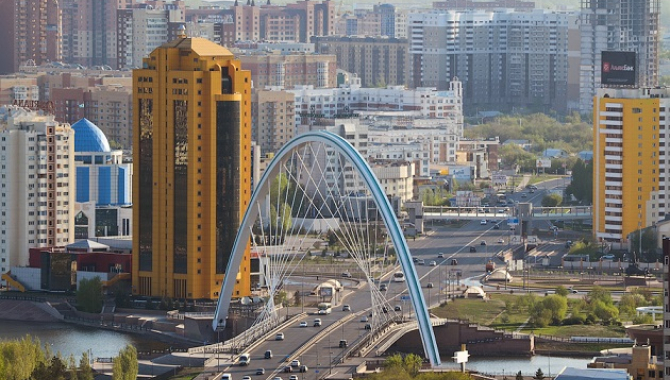Аким Нур-Султана предложил сбавить темп строительства жилья